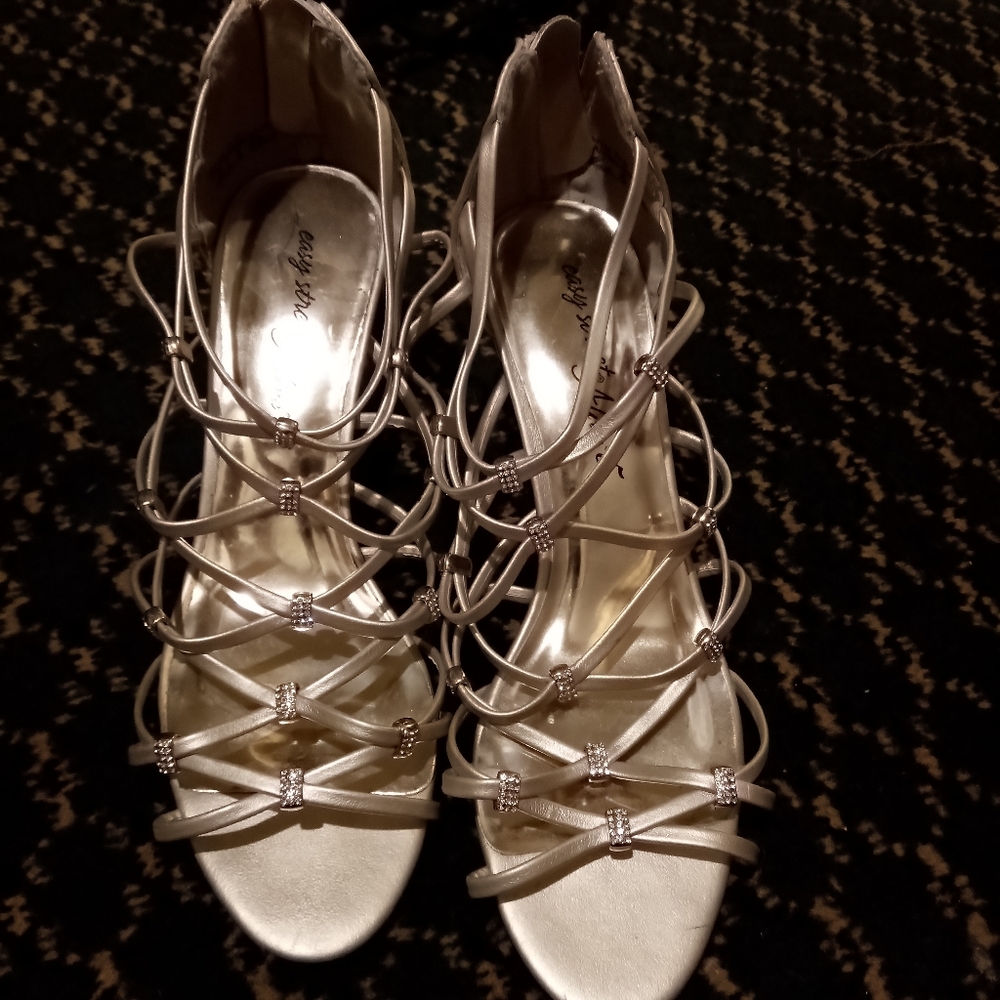 Women's dress shoes